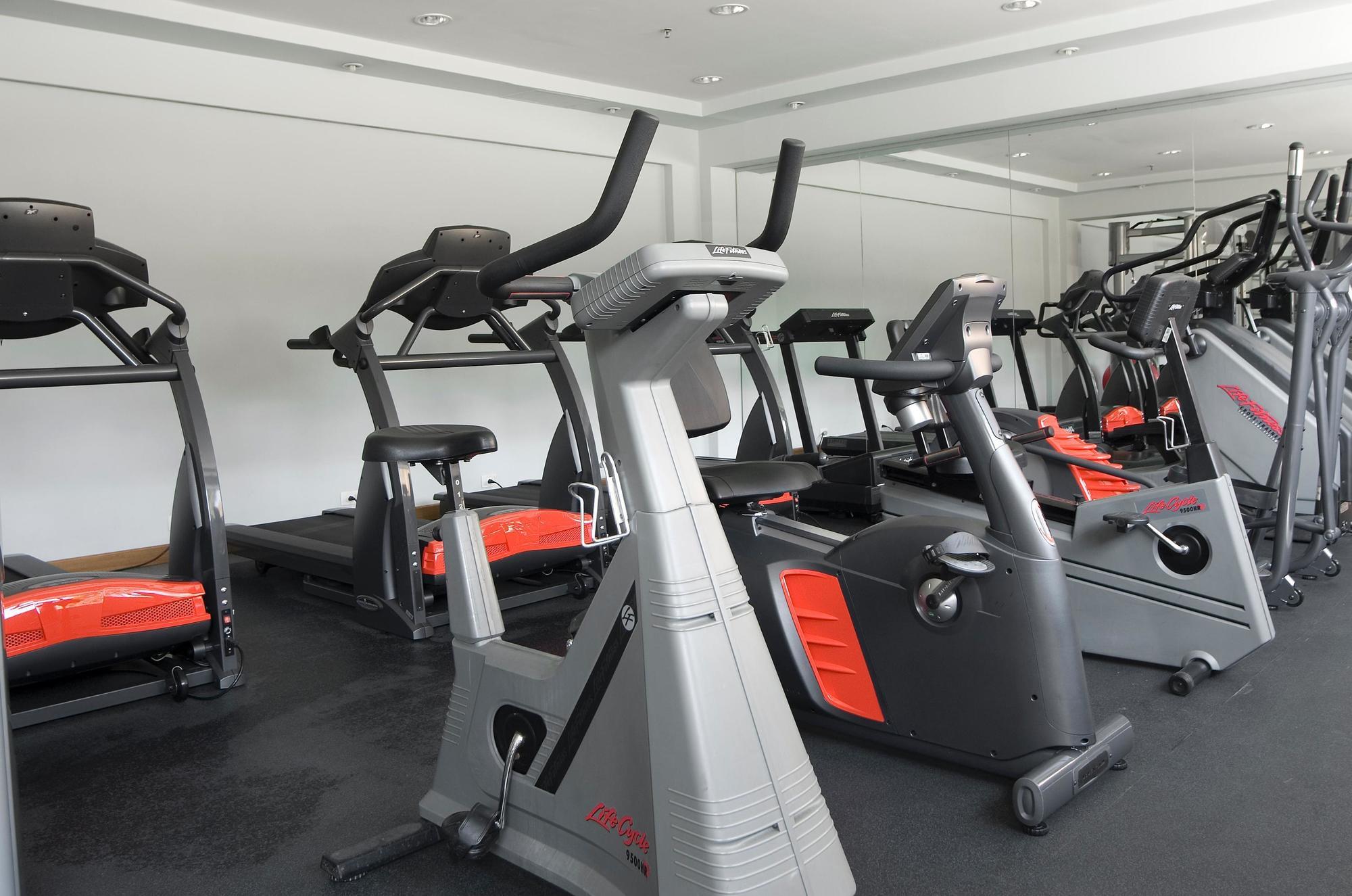 Hotel Transamerica São Paulo Exteriör bild The gym at the school
