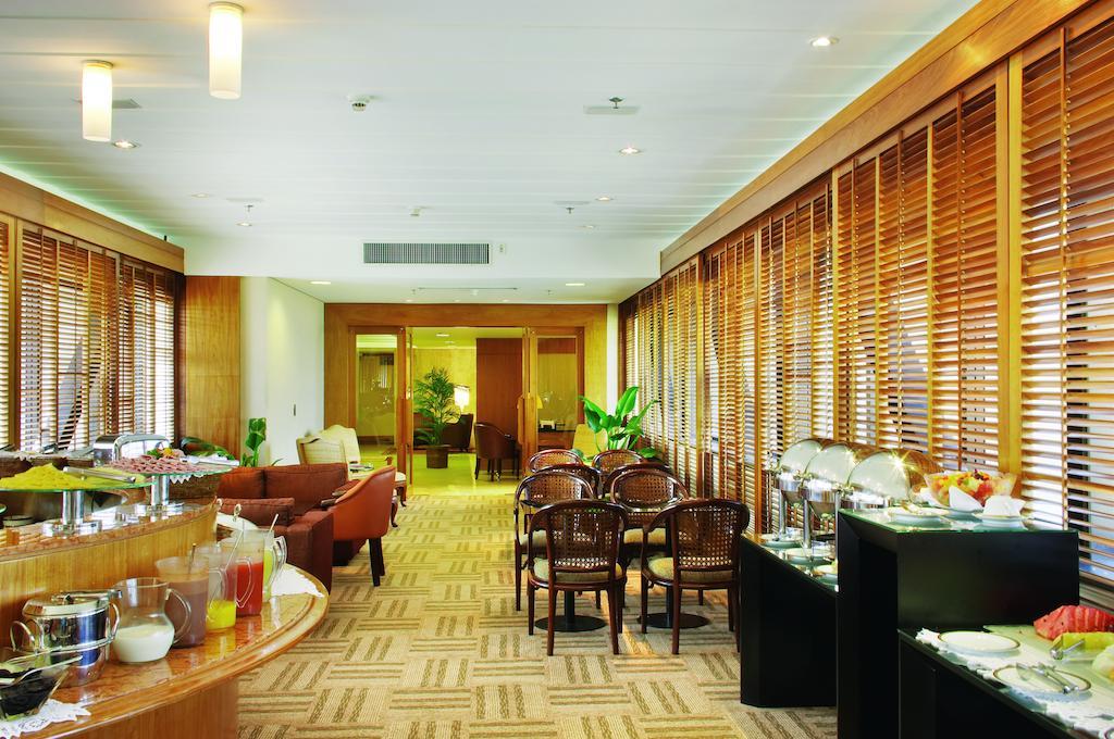 Hotel Transamerica São Paulo Exteriör bild The lounge at the airport
