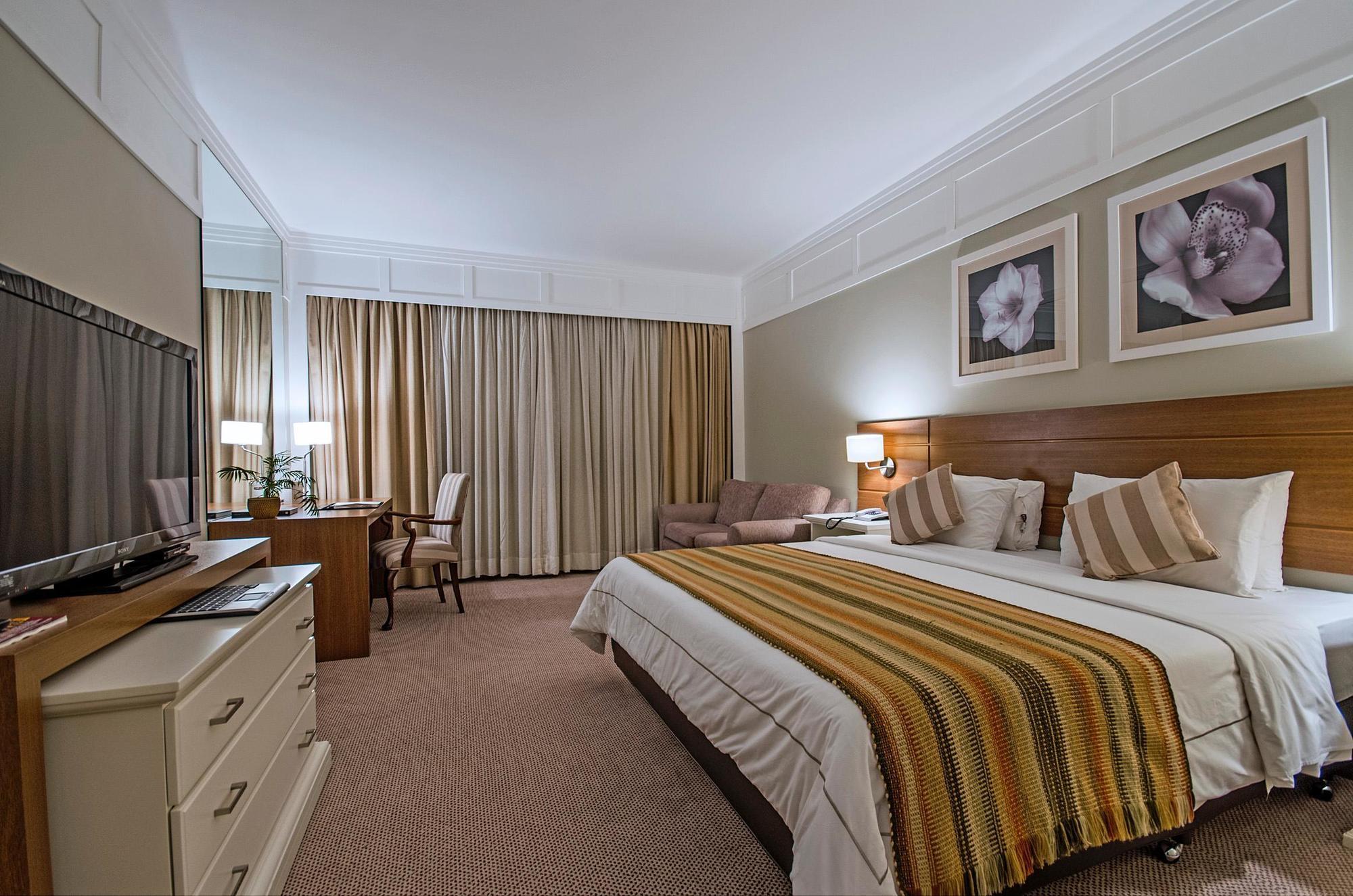 Hotel Transamerica São Paulo Exteriör bild A room at the hotel